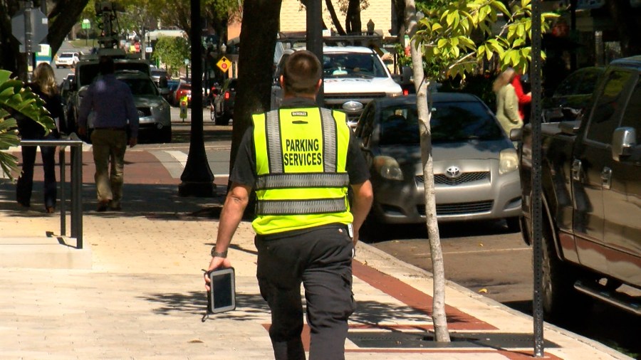 Downtown Lakeland business owners concerned about idea to eliminate free parking [Video]