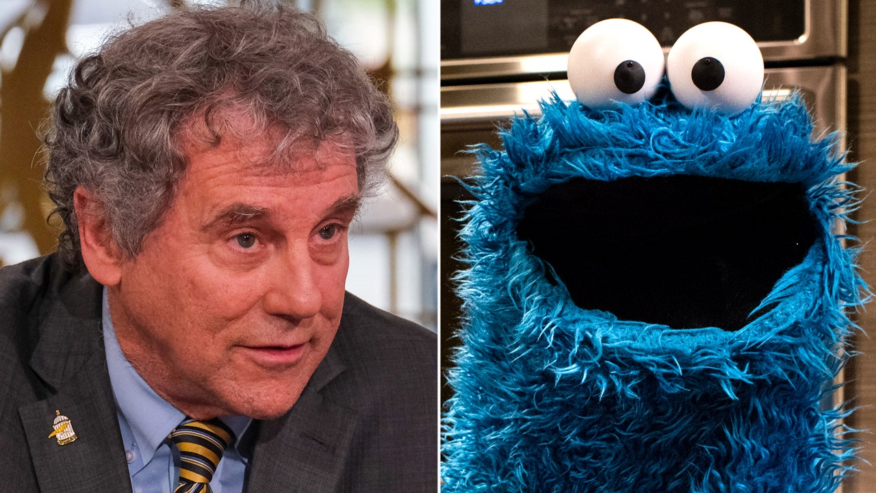 Senator argues with Cookie Monster about “shrinkflation” [Video]