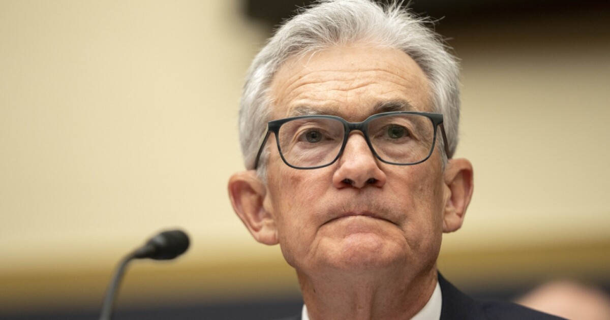 Powell tells lawmakers interest rate cuts are likely this year [Video]