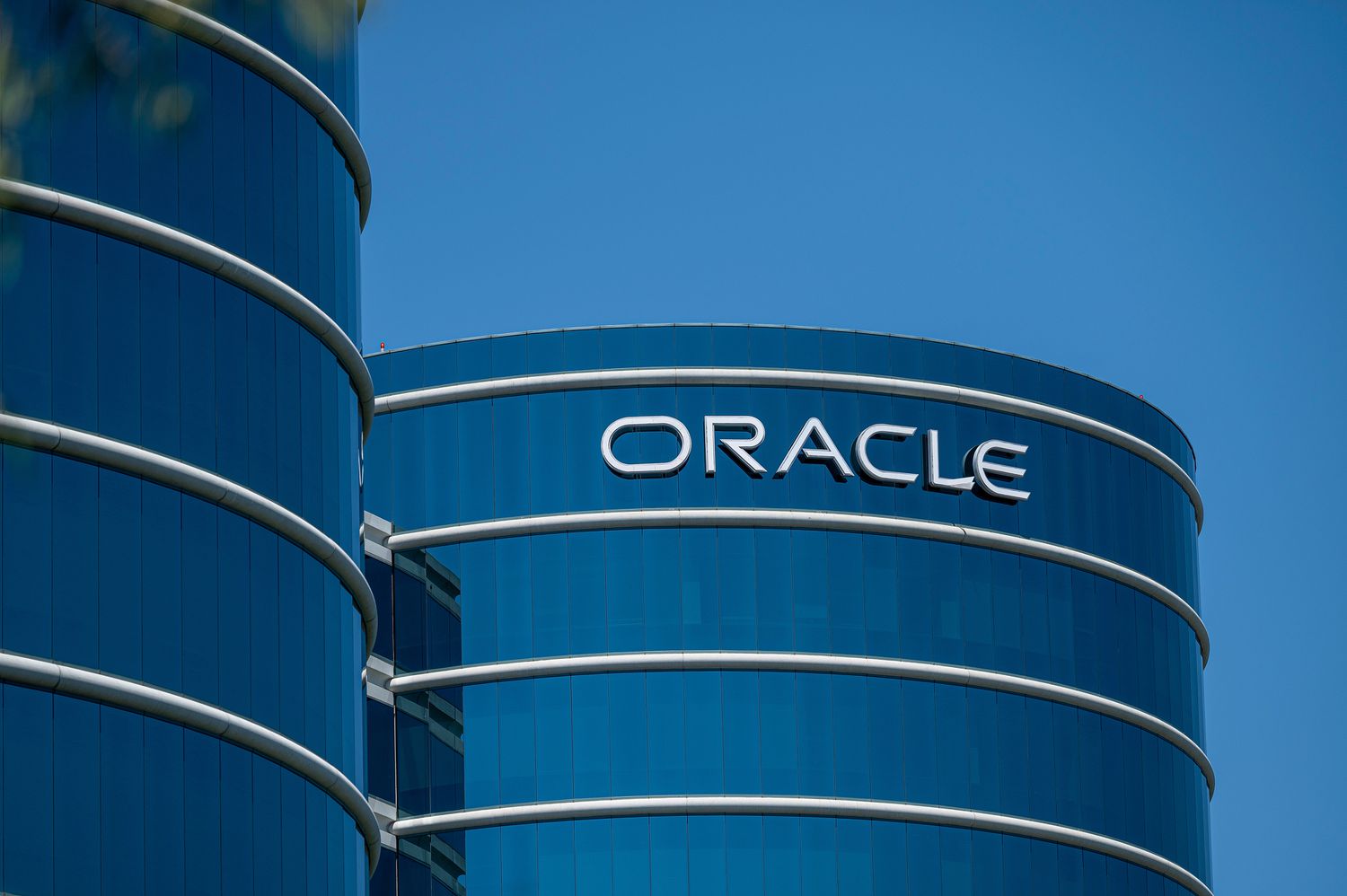What You Need To Know Ahead of Oracle’s Earnings Report Monday [Video]