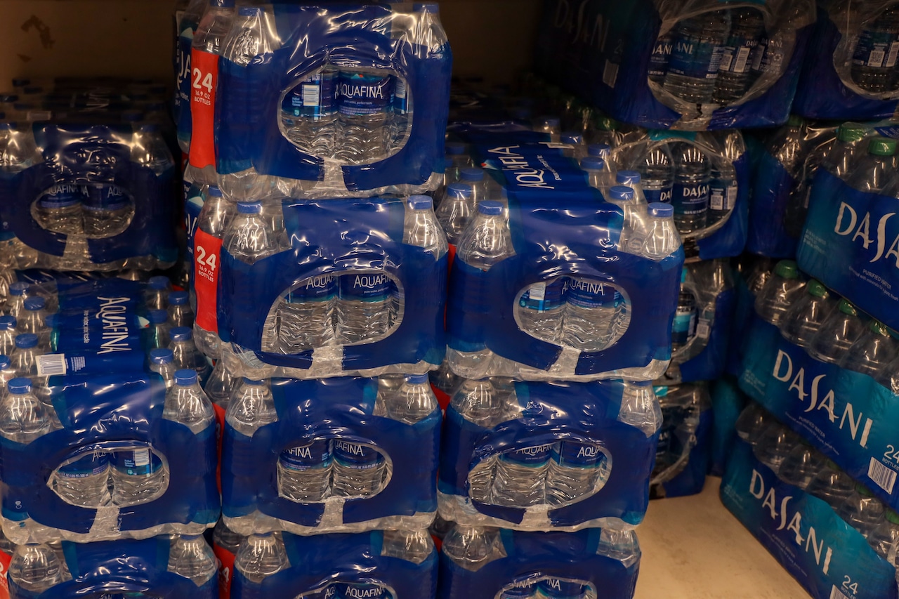 Free water available for residents under Grand Rapids boil-water notice [Video]