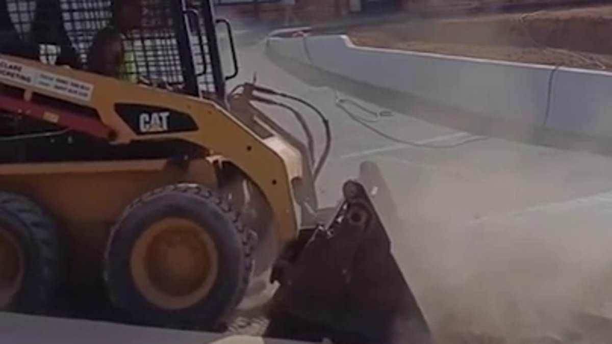 Tradies rip up driveway after customer allegedly refuses to pay [Video]