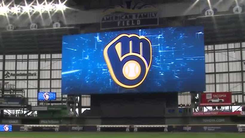Brewers unveil huge new scoreboard: Among baseball’s biggest [Video]
