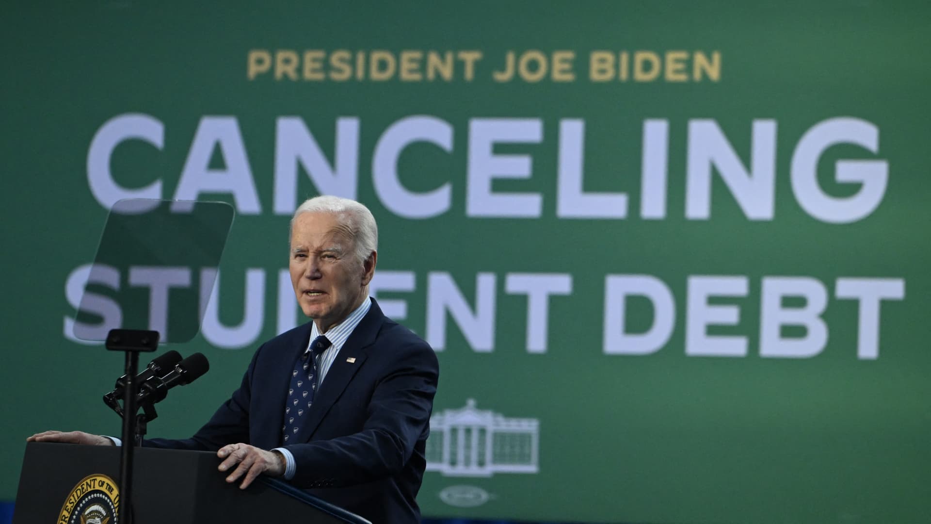 What Biden’s new student loan forgiveness plan means for your taxes [Video]