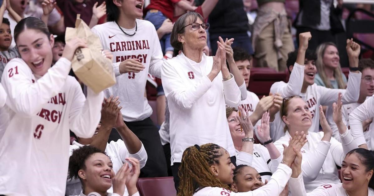 Tara VanDerveer retires as Stanford women’s hoops coach after setting NCAA wins record this year [Video]