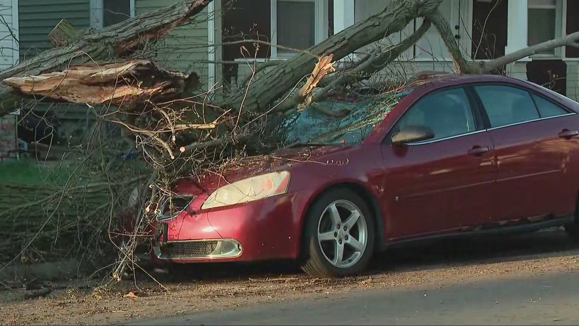 Bucyrus, Ohio storm causes damage, outages [Video]