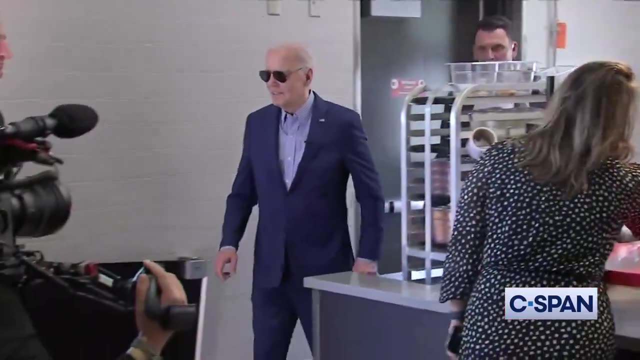 NOBODY Cares When Joe Biden Visits A Sheetz Convenience Store In Pittsburgh, Pennsylvania [VIDEO]