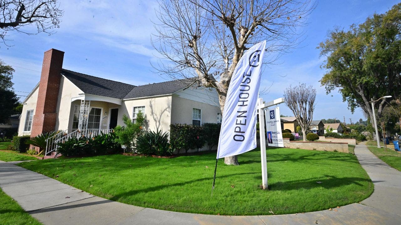 Mortgage rates leap above 7% [Video]