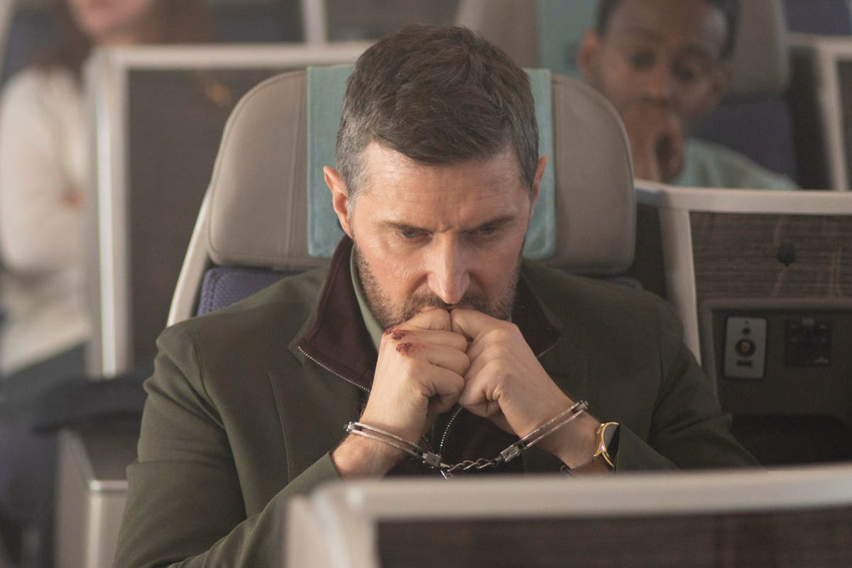 Red Eye review: Richard Armitage is yet another mysterious stranger in this ridiculous ITV thriller [Video]