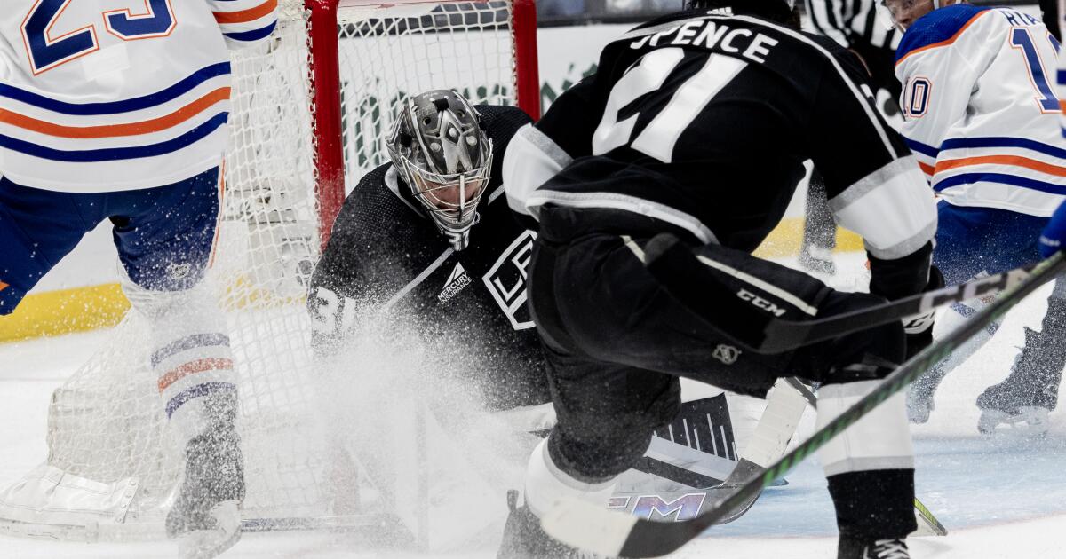 Consecutive home losses leave Kings grasping for any hope vs. Oilers [Video]