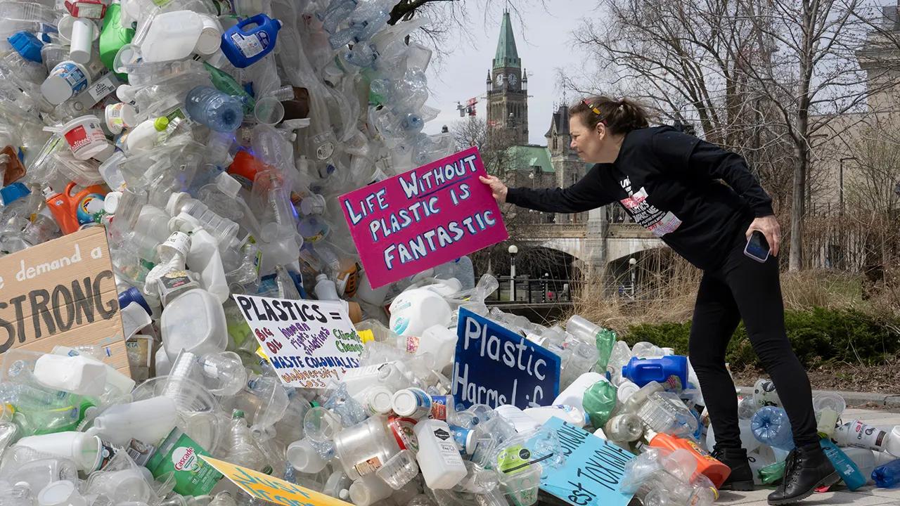 In in Canada, negotiators discuss terms for global treaty to end plastic pollution [Video]