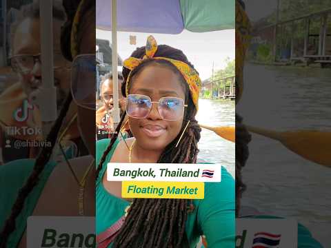 THIS MARKET FLOATS! Bangkok, Thailand 🇹🇭 [Video]