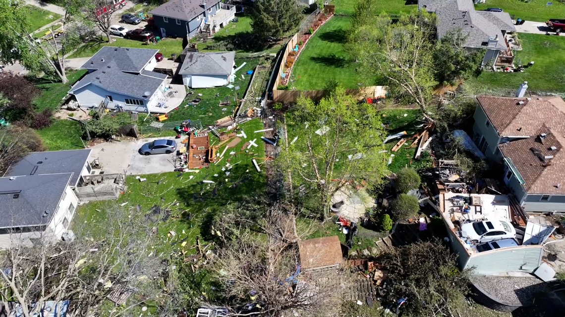 Iowa, Nebraska tornadoes: Red Cross volunteers helping in relief [Video]
