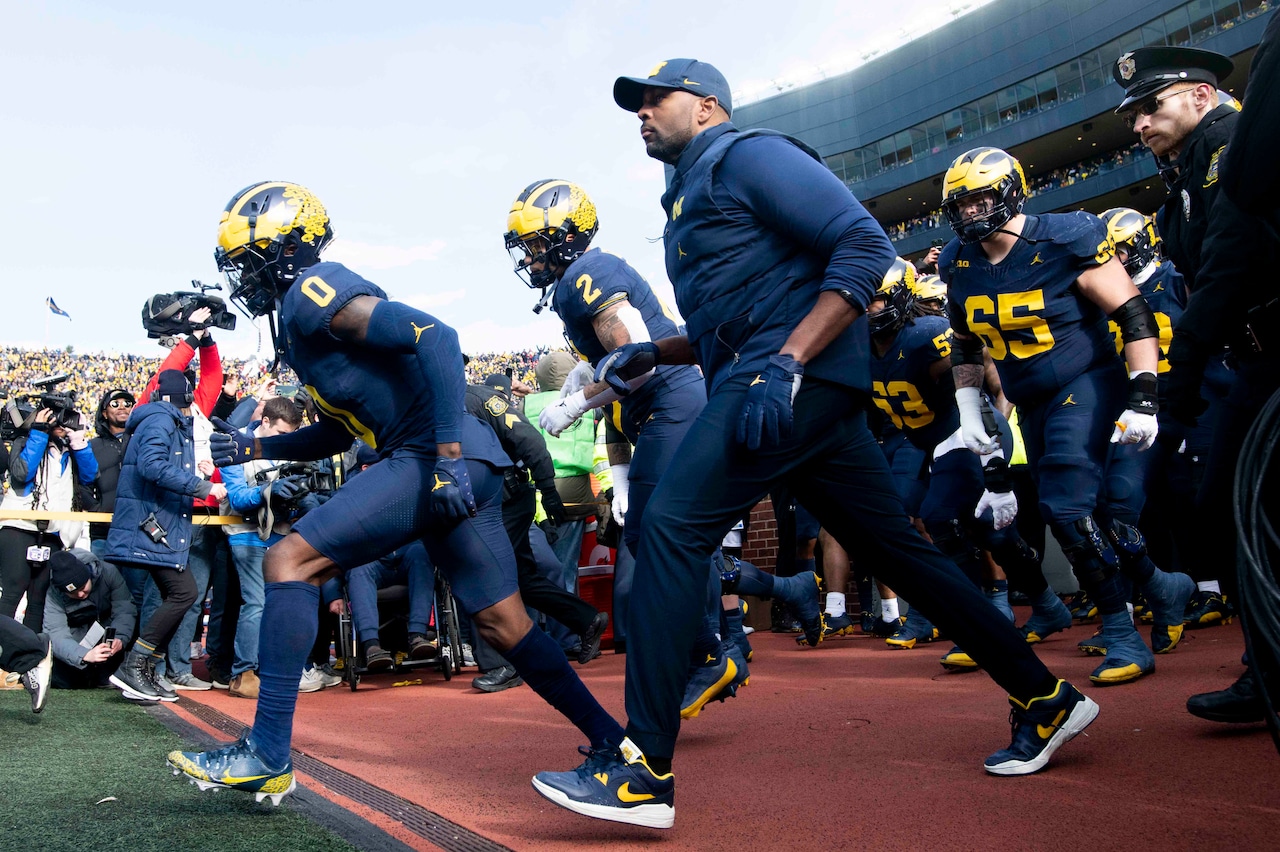 How to get tickets for first USC game in Ann Arbor since 1958 [Video]