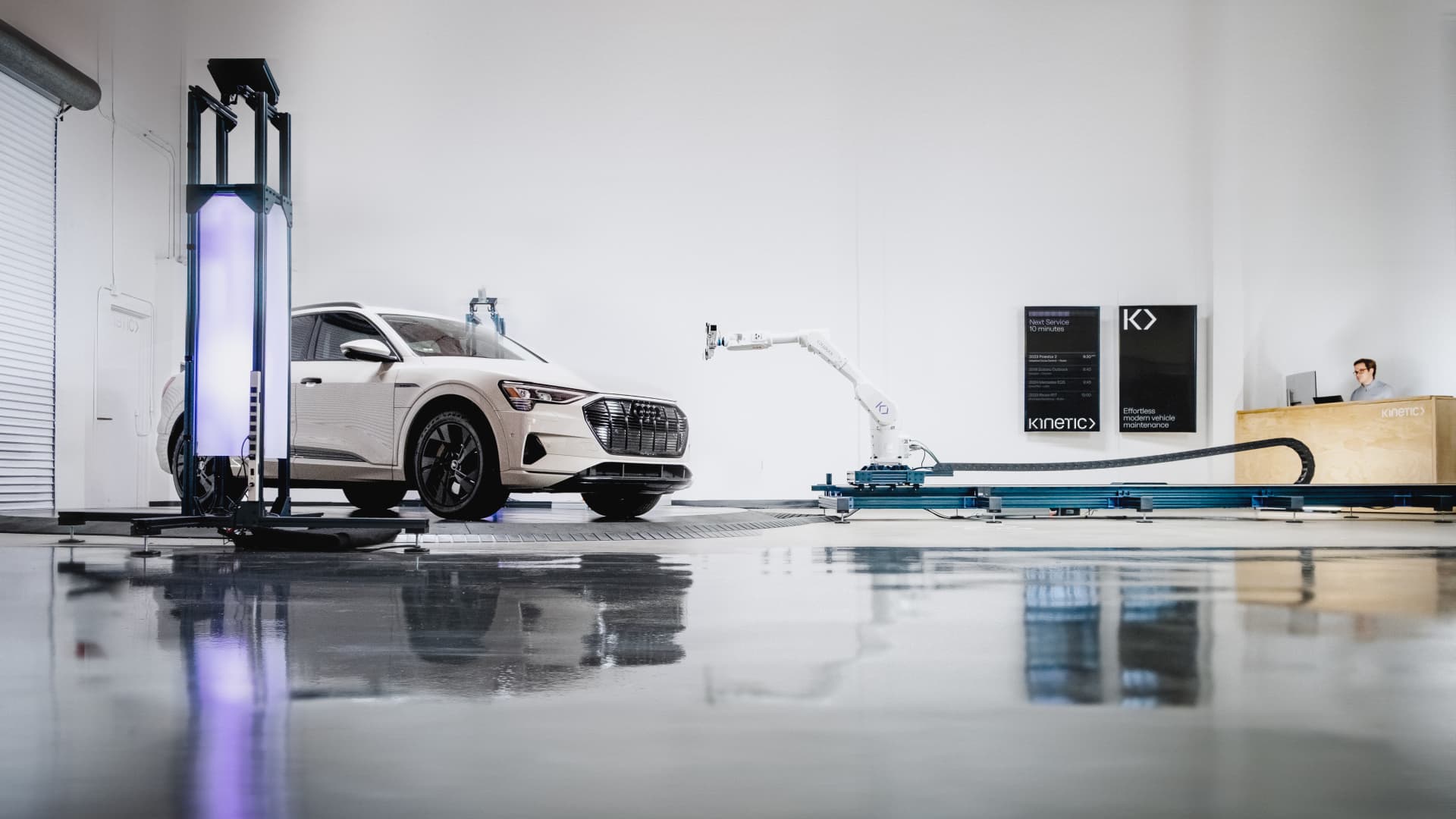 Kinetic rolls out robots to fix electric cars, and someday robotaxis [Video]