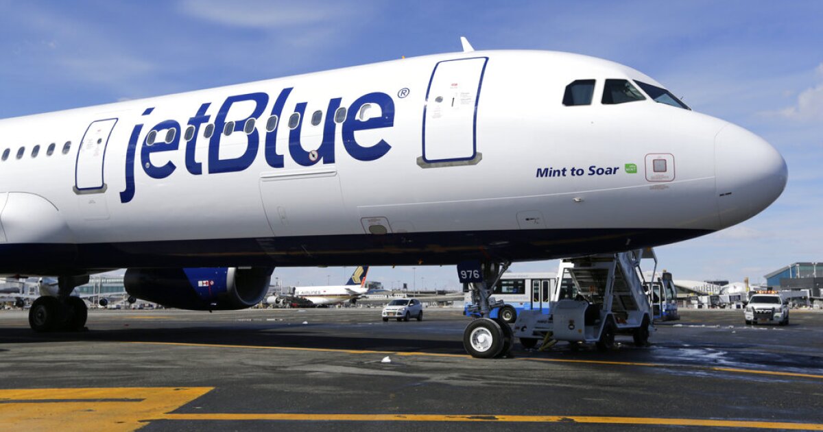 JetBlue will soon offer free carry-on bags with its basic economy fares [Video]