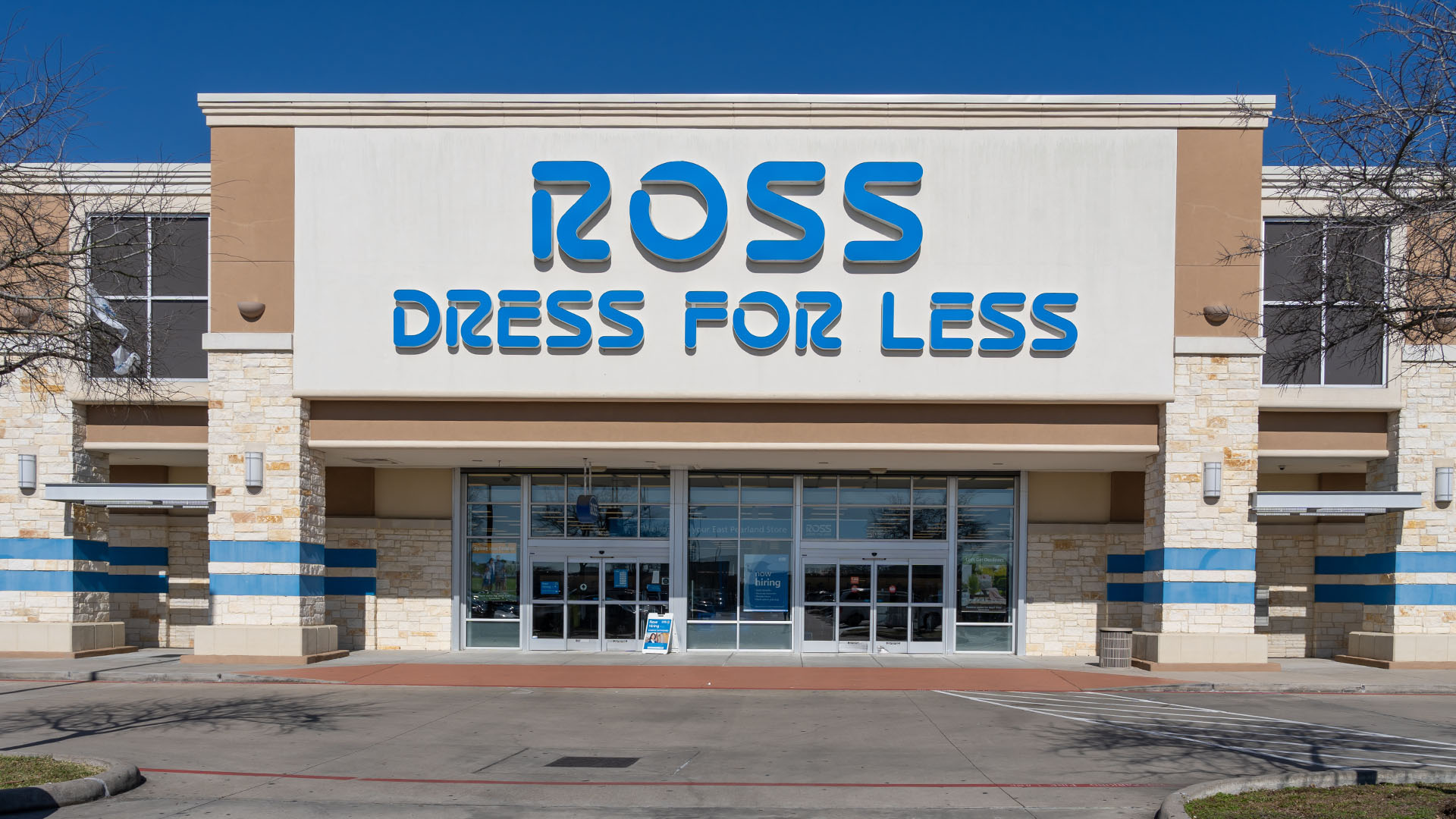 ‘Done shopping at Ross forever,’ fumes customer at receipt check – she was made to wait twice all for a ‘blue checkmark’ [Video]