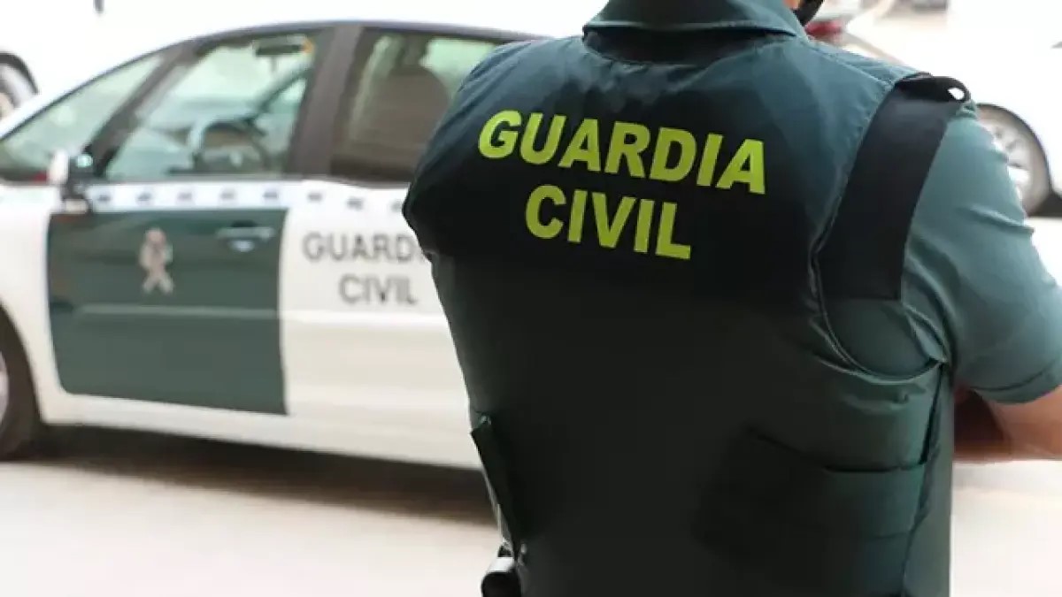 Spains Guardia Civil finds human head hidden in a bag in Madrid area near where man killed his wife [Video]