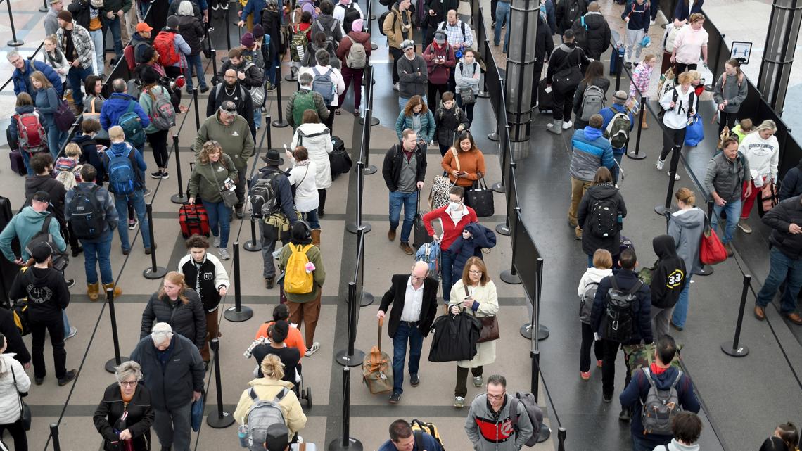 TSA projects screening more than 3 million passengers Friday [Video]