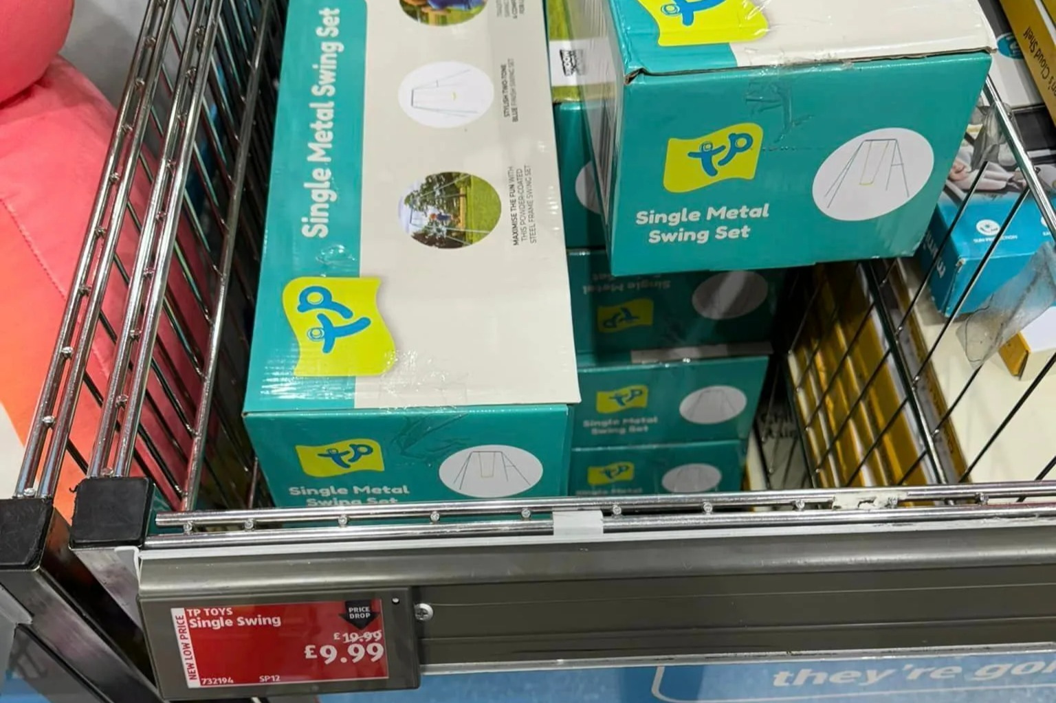 Parents race to Aldi for bargain 9.99 buy that will keep the kids entertained all summer long & it’s 110 MORE online [Video]