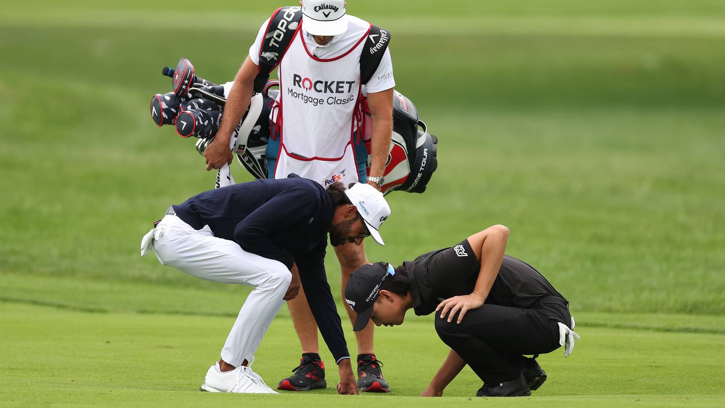 Akshay Bhatia loses ball down the drain, but holds the lead at the Rocket Mortgage Classic  Boston 25 News [Video]