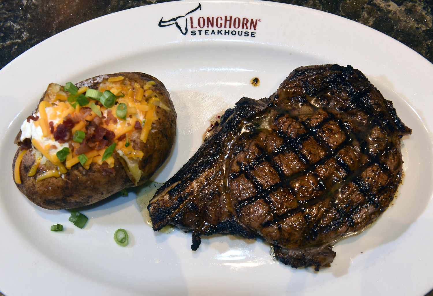 Why Business Is Booming for Steakhouses Like LongHorn and Texas Roadhouse [Video]