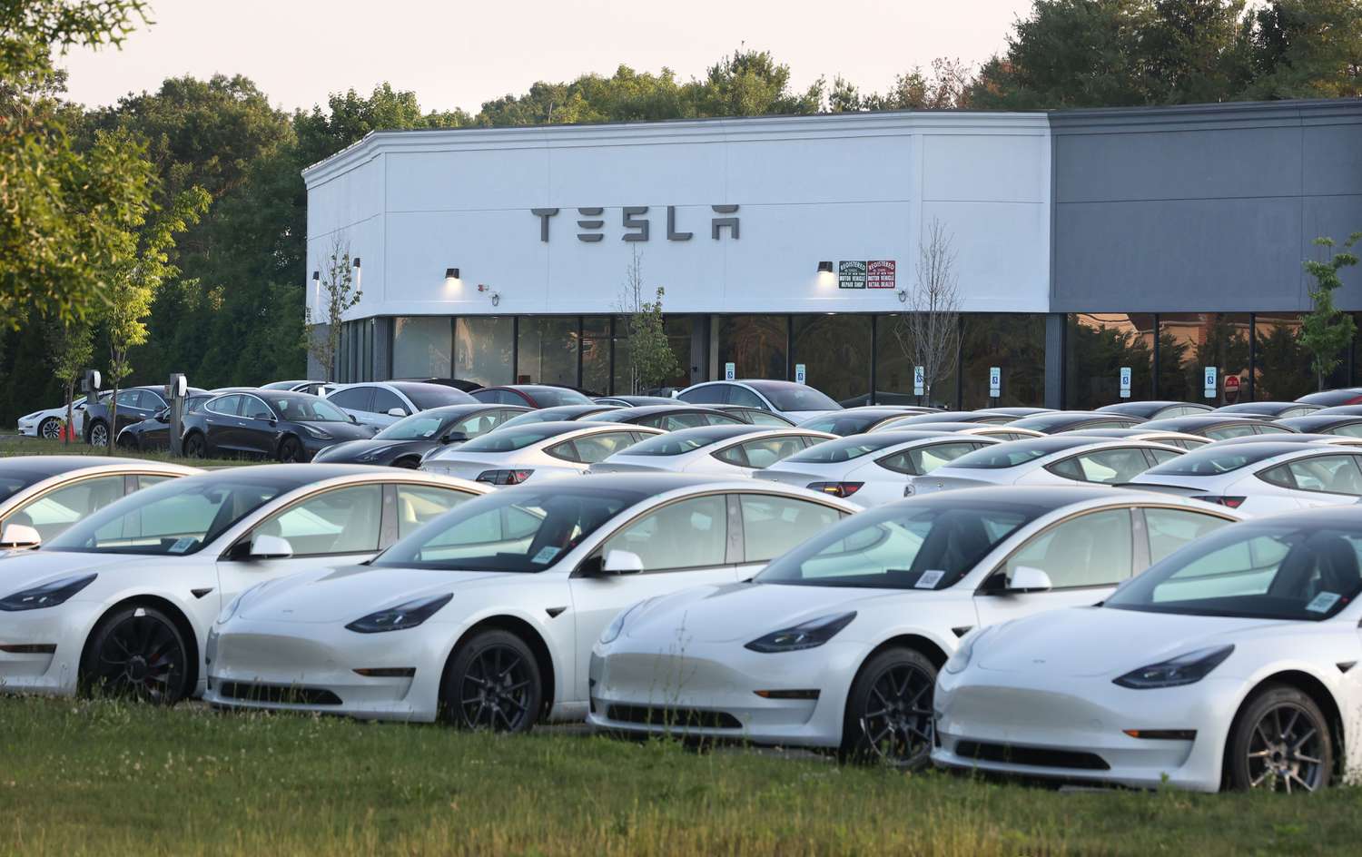 Optimism About Tesla Deliveries Boosts Its Stock [Video]