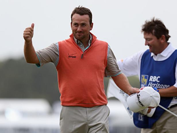 McDowell and his handling of a no-kilt wind | Golf News and Tour Information [Video]