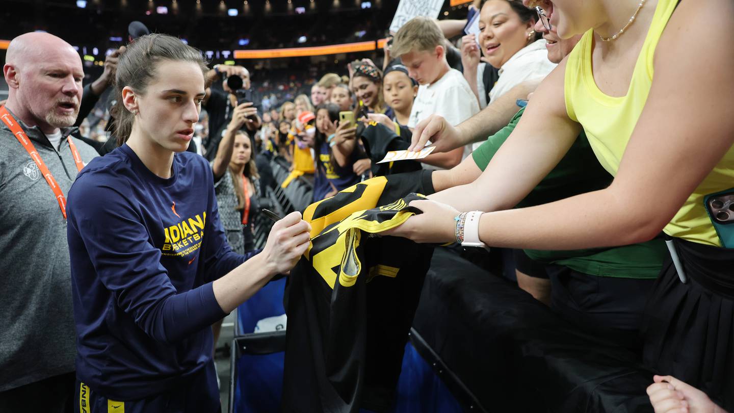 Aces post WNBA’s largest attendance since 1999 in Caitlin Clark’s visit to T-Mobile Arena  Boston 25 News [Video]