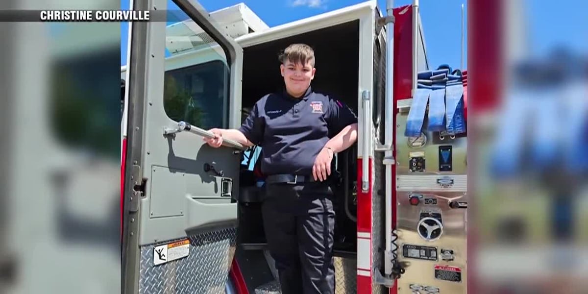 15-year-old junior firefighter saved woman from choking at restaurant [Video]