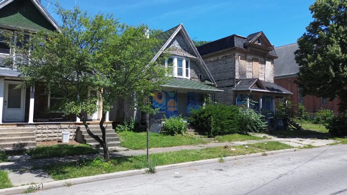 Abandoned, blighted homes creating challenges for Toledo homeowners [Video]