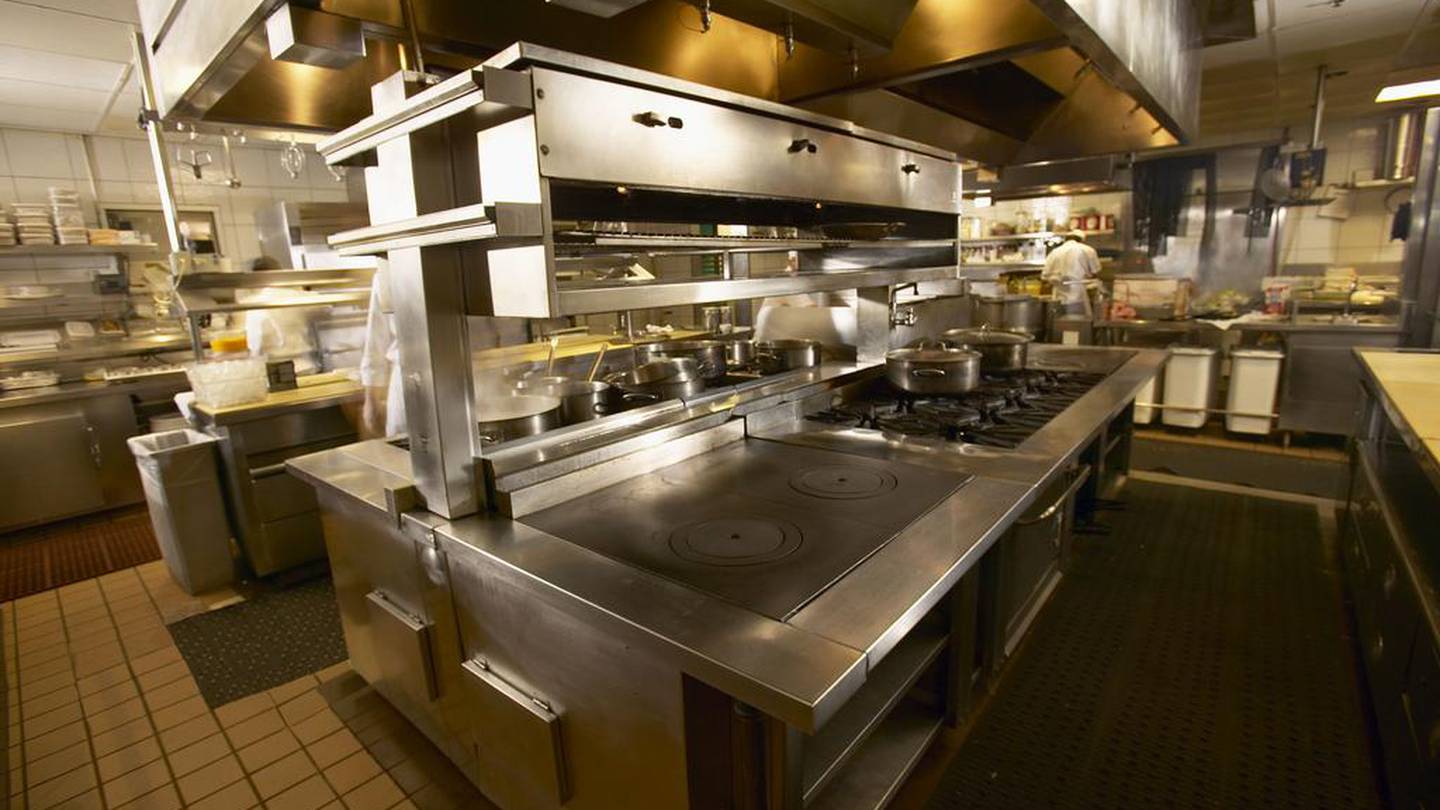 Charlotte steakhouses get B on Mecklenburg County restaurant health inspection  WSOC TV [Video]