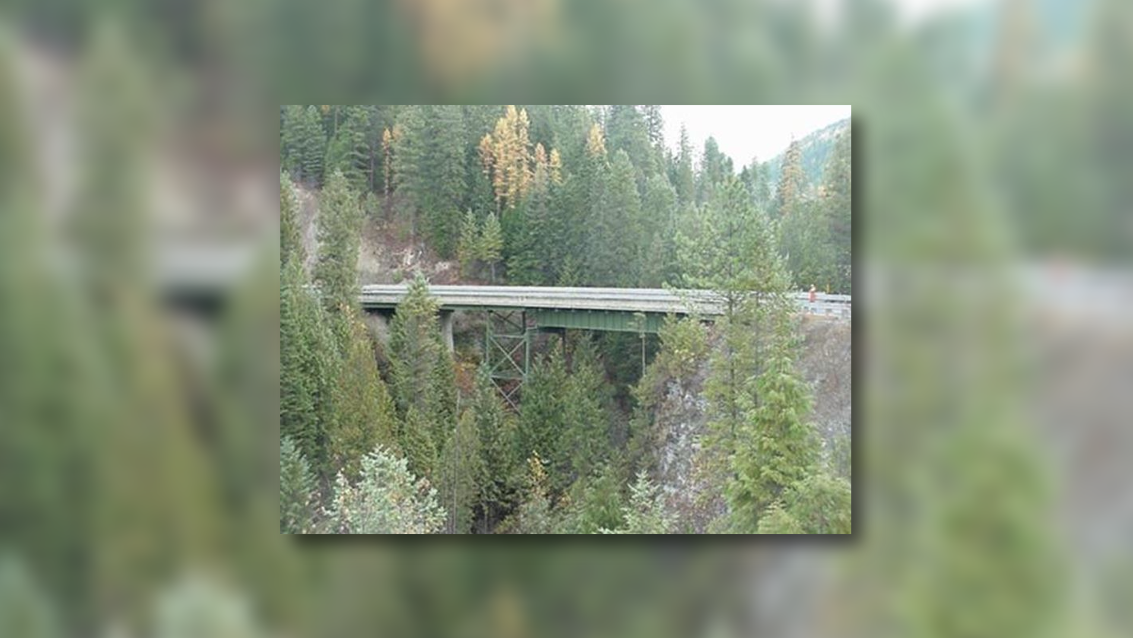 Bridge repairs bring lane closure, width restrictions to State Route 31 near Metaline Falls [Video]