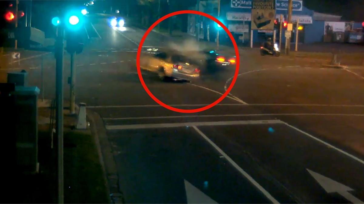 Horrifying moment speeding driver kills couple in Caulfield South crash [Video]