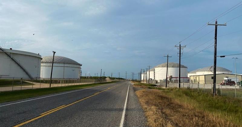 Storm Beryl kills two, knocks out power as it churns across Texas | U.S. & World [Video]