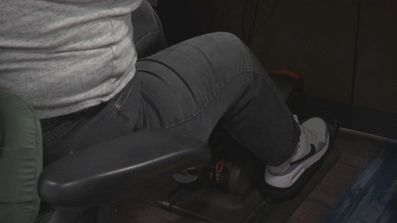 Employees using health, wellness equipment in the workplace [Video]
