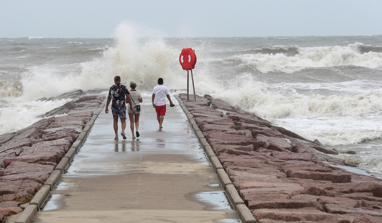 Mass. weather: Heres when remnants of Hurricane Beryl will hit New England [Video]