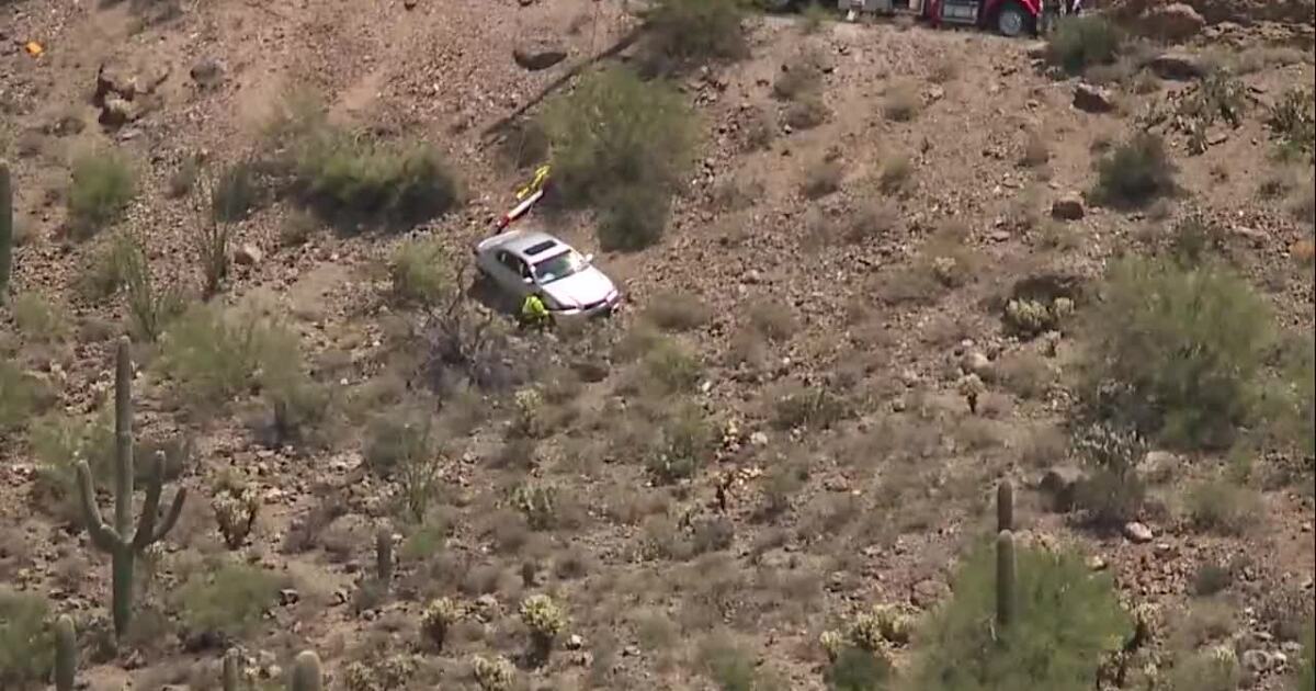 PCSD pulls car from Gates Pass [Video]