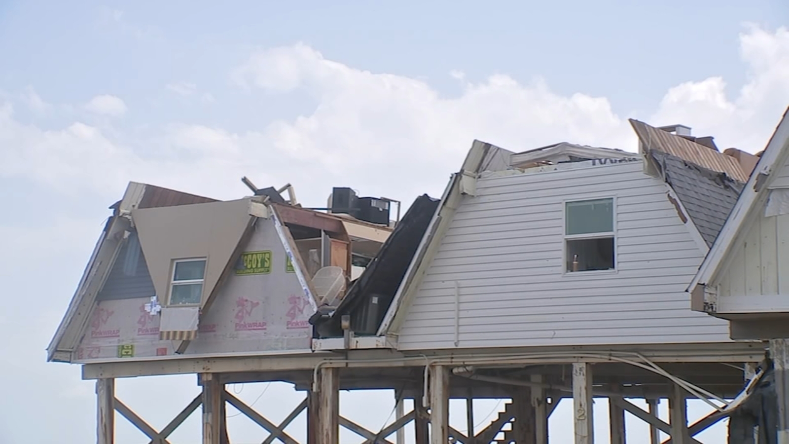 Hurricane Beryl’s damage in Brazoria County extends from power outage, long lines for gas and homes without roofs [Video]