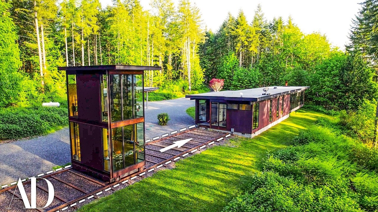 A Modern Home With a Fully Detachable Home Office on Wheels That Moves on Railroad Tracks [Video]