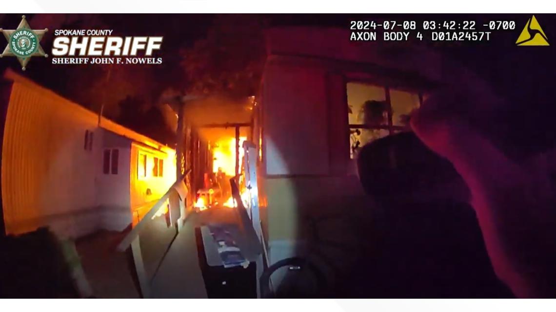 Spokane County deputies rescue residents from burning home [Video]