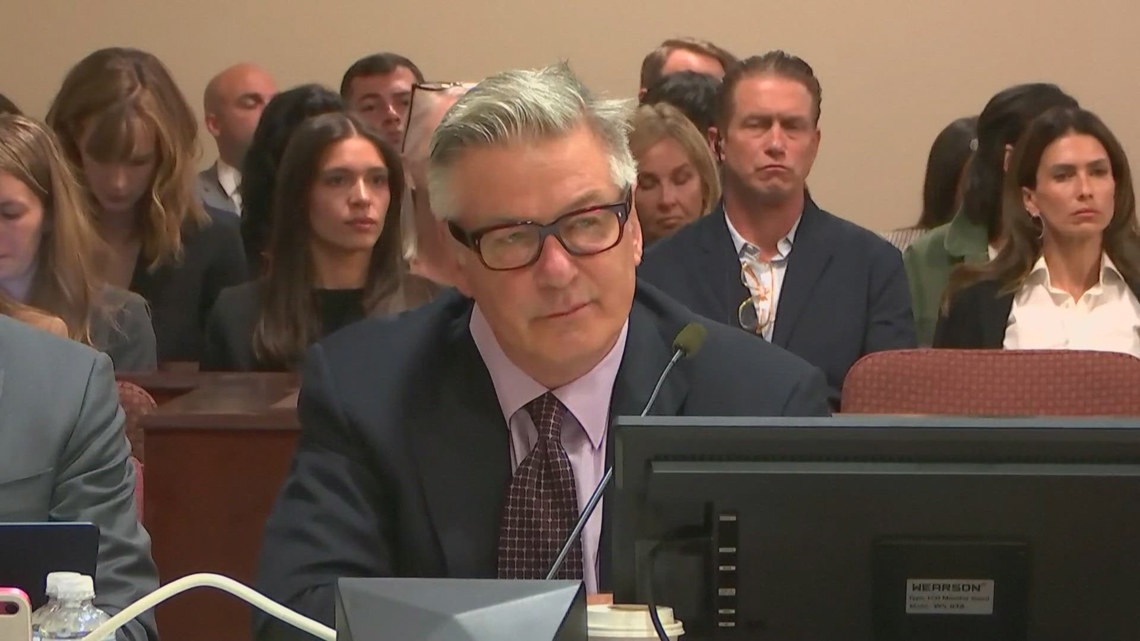 Alec Baldwin’s involuntary manslaughter trial starts with witnesses recalling chaotic set shooting [Video]