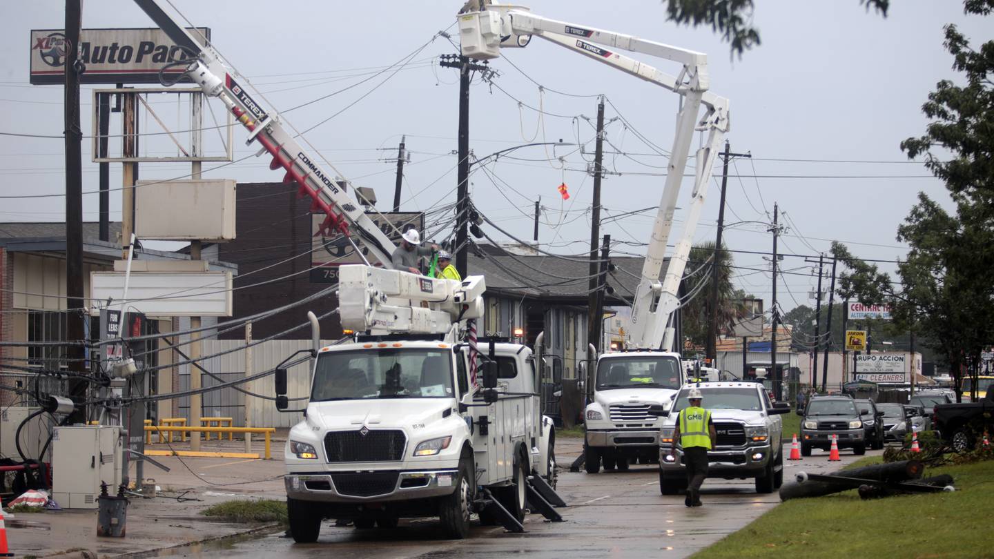 Half a million Houston-area homes and businesses still won’t have power into next week  WSOC TV [Video]