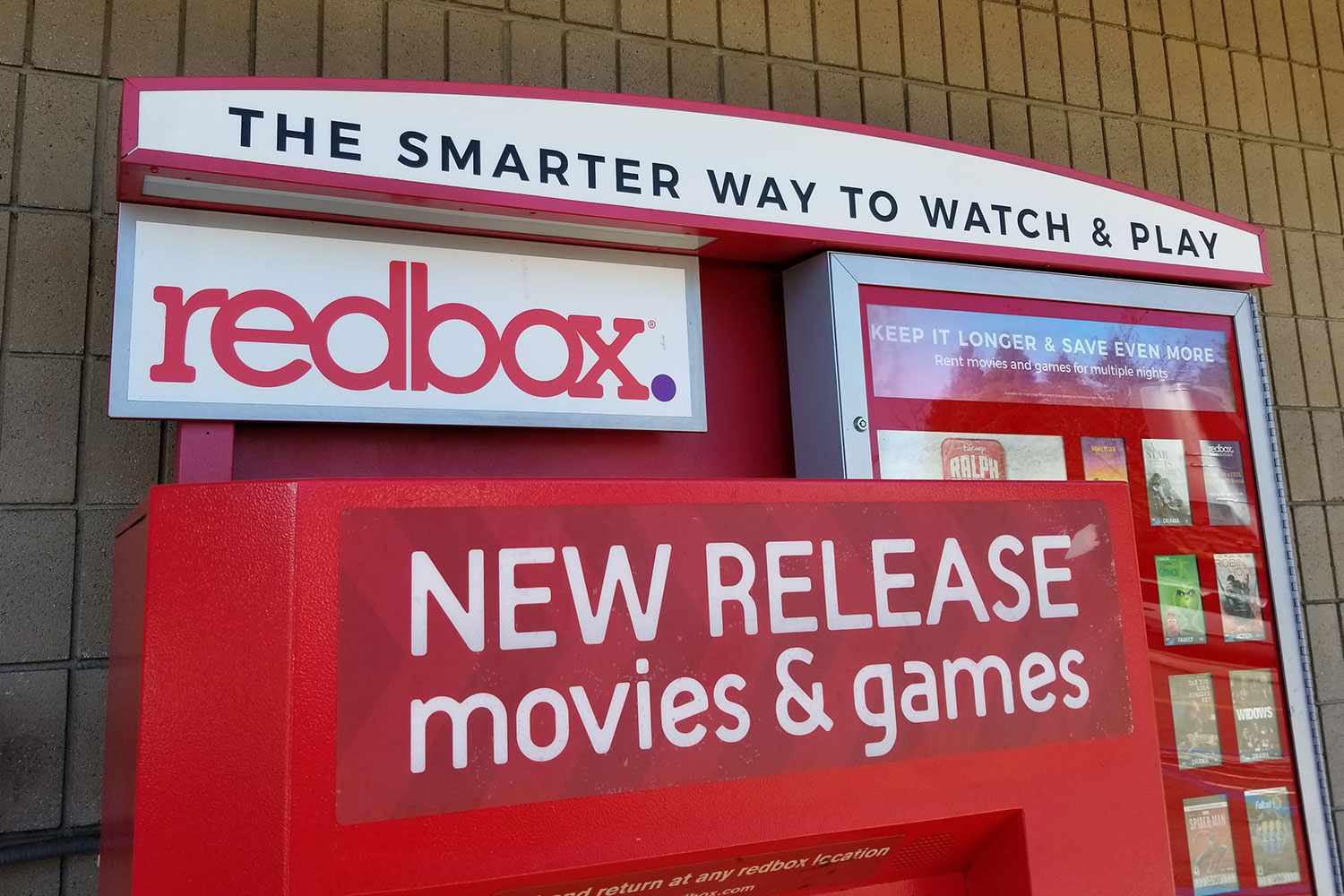 Redbox Shuts Down After 22 Years of Business  Here’s Why [Video]