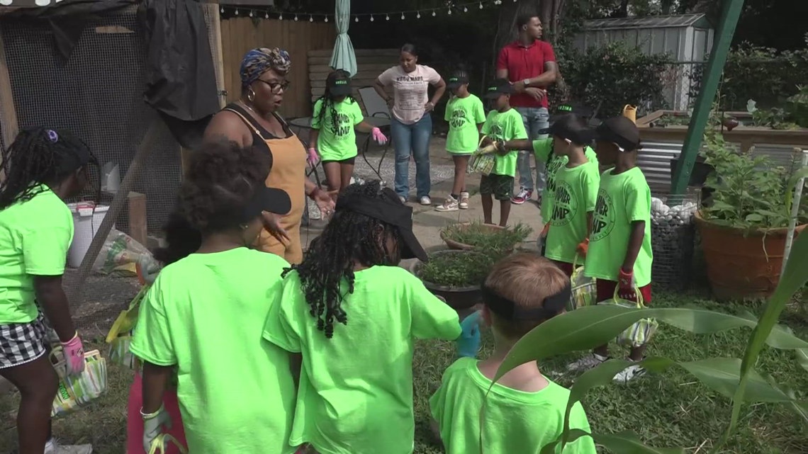 Urban farmer starts camp in St. Louis teaching kids to garden [Video]