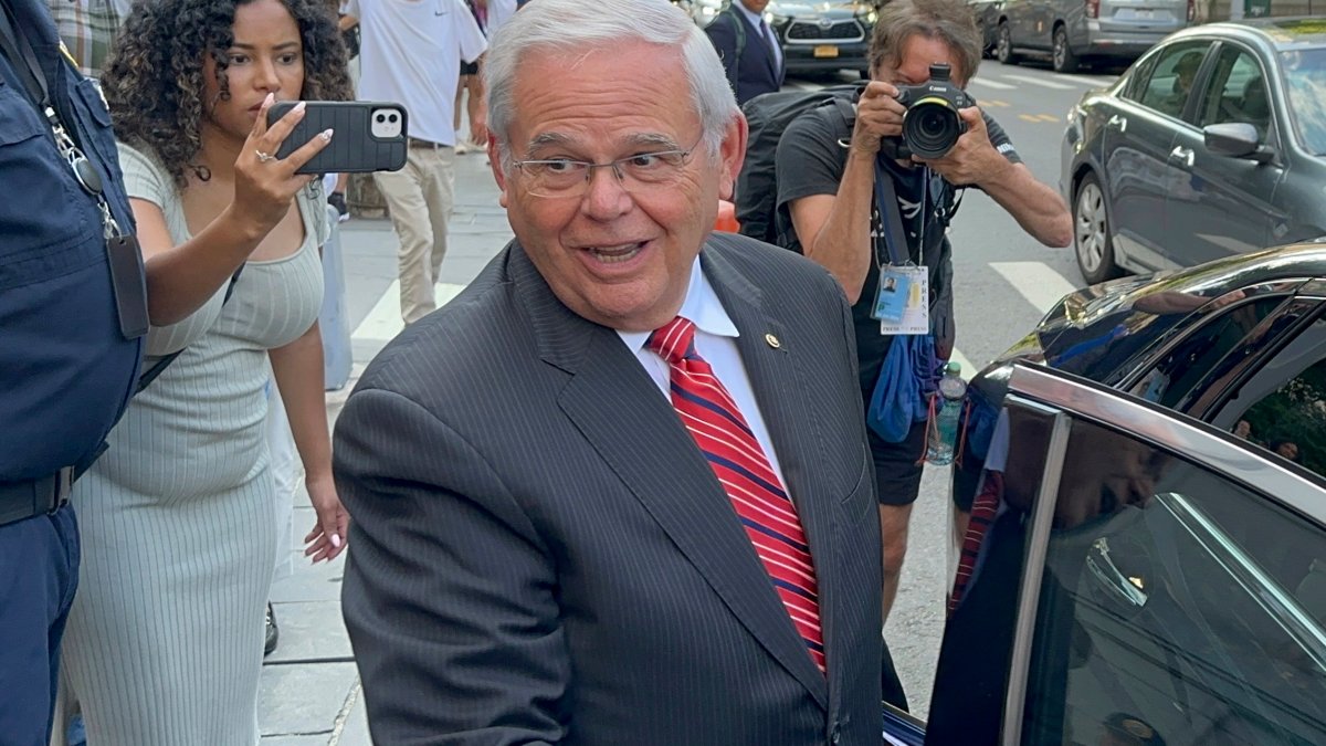 Menendez jury deliberations begin in bribery trial  NBC10 Philadelphia [Video]