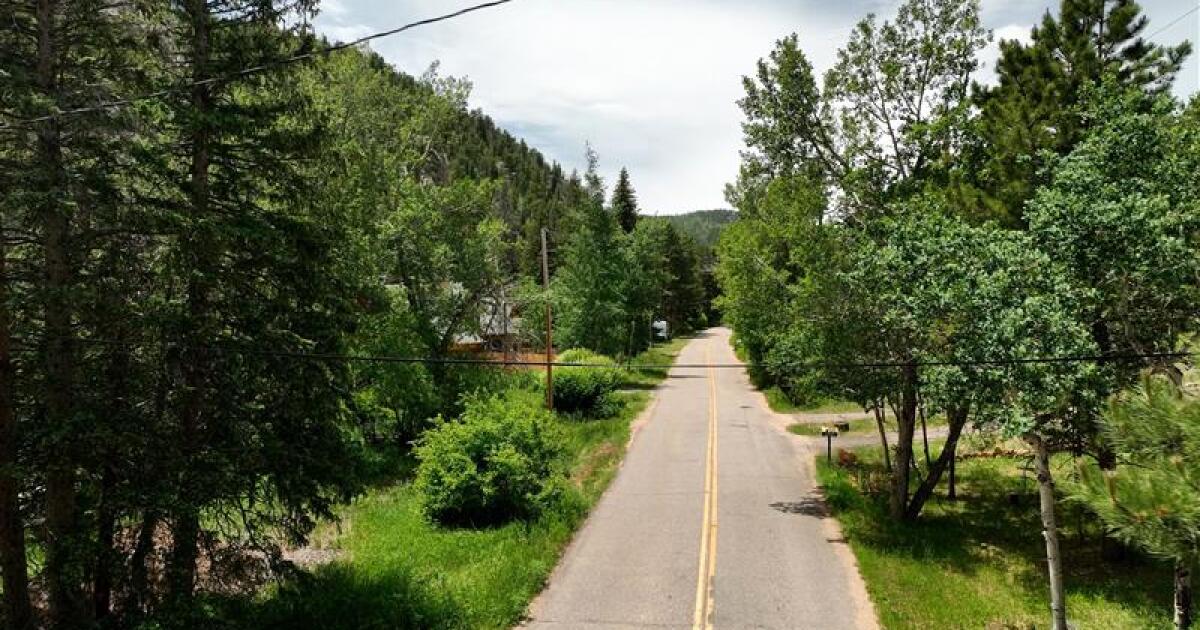 Rural Boulder County residents look for solutions to cell service issues [Video]