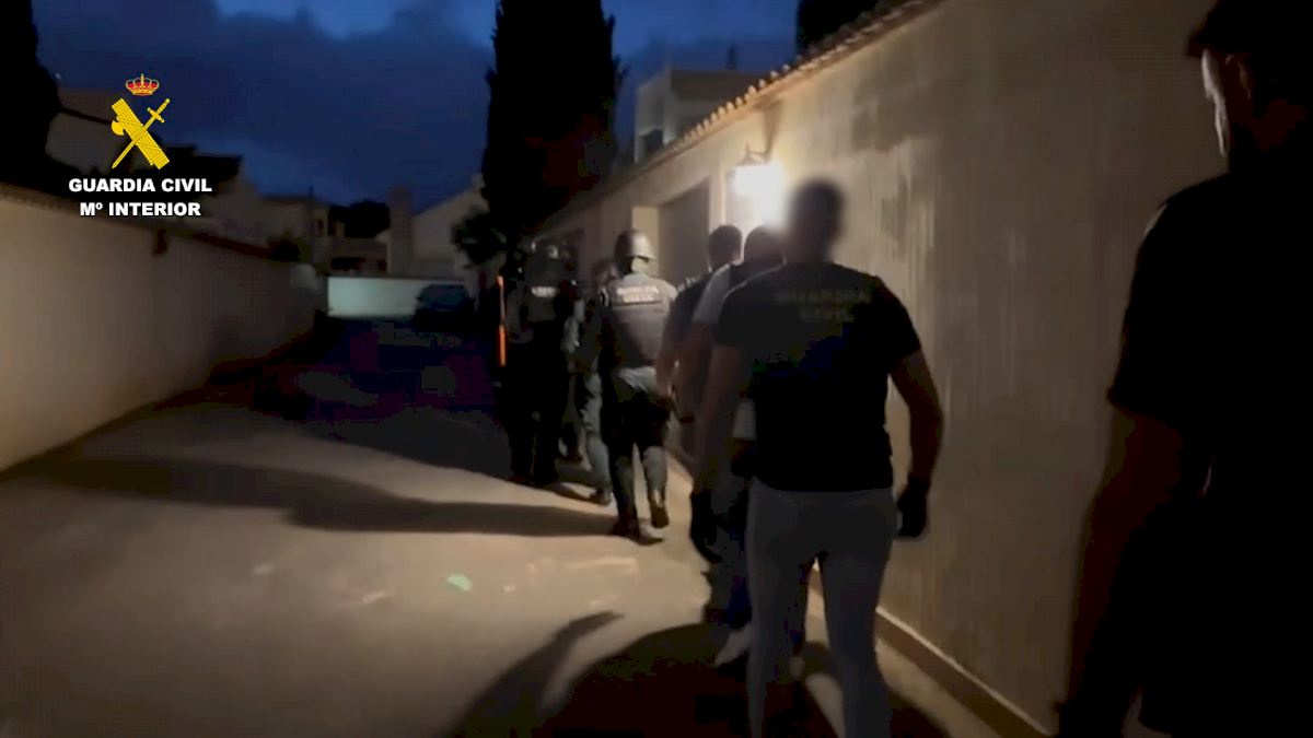 Masked violent gang robbed luxury holiday villas by following owners into homes across Spain’s Costa Blanca [Video]