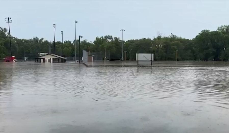 Widespread flooding in Nashville, Illinois after dam failure [Video]