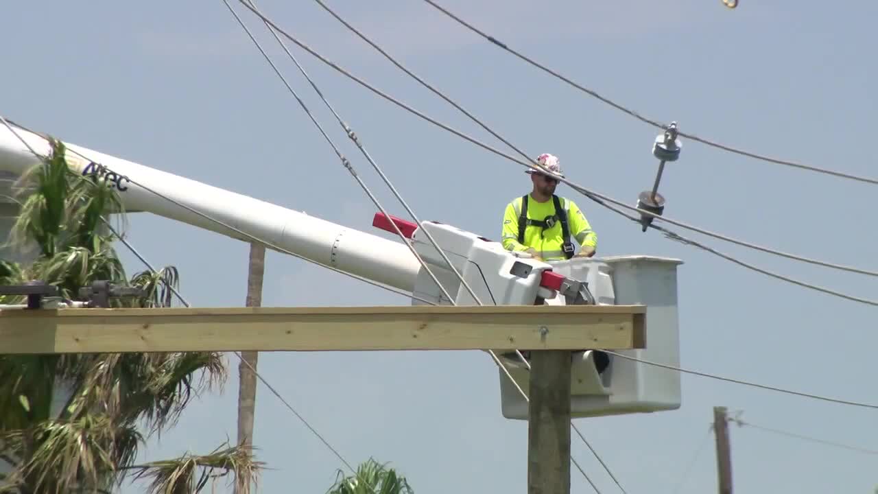 Anger over Houston power outages after Beryl has repair crews facing threats from some residents [Video]